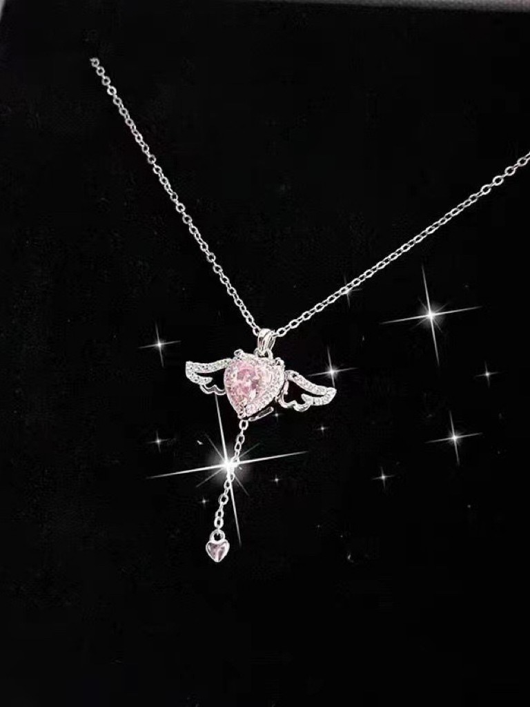 高品質材質：採用S999純銀打造，質感細膩，佩戴舒適，不易過敏